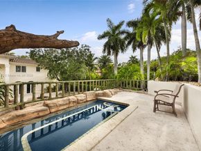 7245 SW 104th St, Pinecrest FL 33156