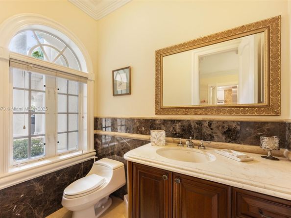 7245 SW 104th St, Pinecrest FL 33156