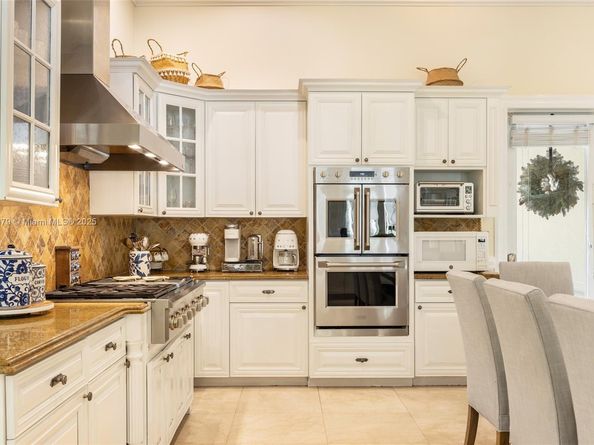 7245 SW 104th St, Pinecrest FL 33156