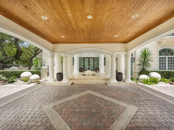 7245 SW 104th St, Pinecrest FL 33156