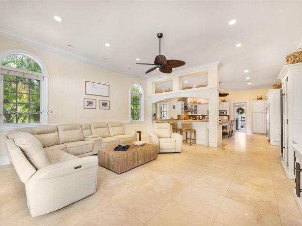 7245 SW 104th St, Pinecrest FL 33156