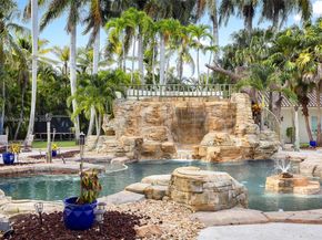 7245 SW 104th St, Pinecrest FL 33156