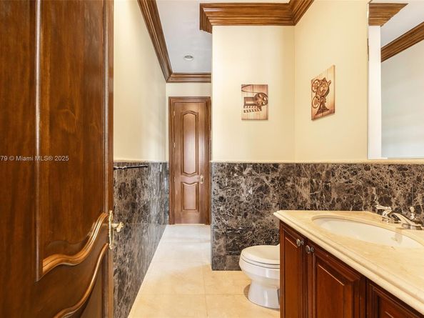 7245 SW 104th St, Pinecrest FL 33156