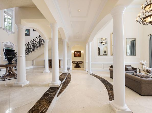 7245 SW 104th St, Pinecrest FL 33156