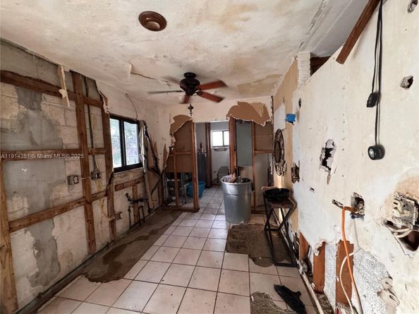 2401 SW 50th Ter, Fort Lauderdale FL 33317