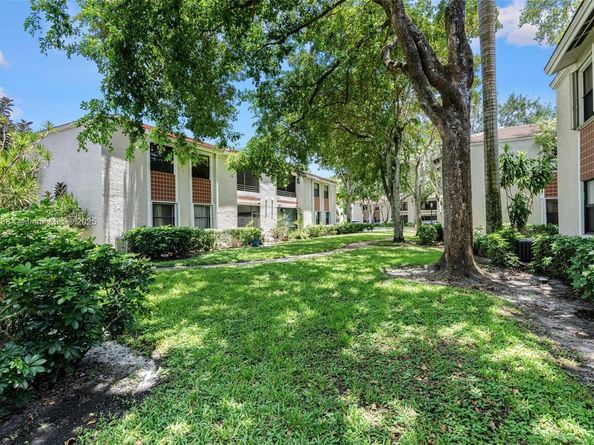 9852 NW 3rd Ct 1, Plantation FL 33324
