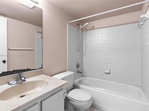 9852 NW 3rd Ct 1, Plantation FL 33324