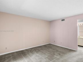 9852 NW 3rd Ct 1, Plantation FL 33324