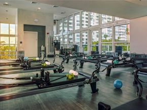 50 S Pointe Dr 509, Miami Beach FL 33139