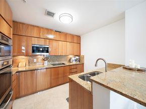 50 S Pointe Dr 509, Miami Beach FL 33139