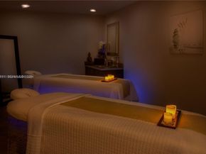 50 S Pointe Dr 509, Miami Beach FL 33139