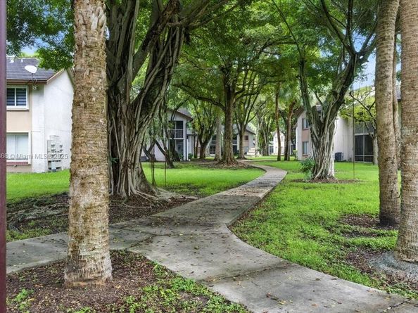 9167 SW 138th Pl 9167, Miami FL 33186