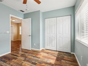 2142 NW 77th Ter, Pembroke Pines FL 33024