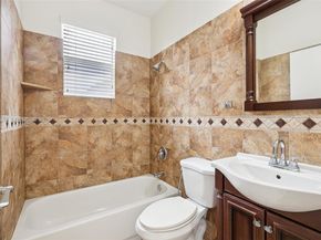 2142 NW 77th Ter, Pembroke Pines FL 33024