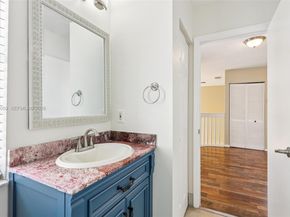 2142 NW 77th Ter, Pembroke Pines FL 33024