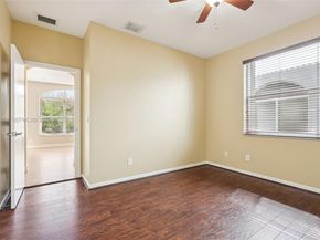 2142 NW 77th Ter, Pembroke Pines FL 33024