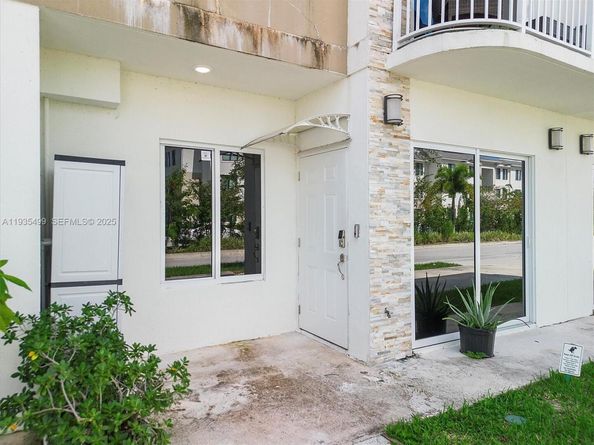 25888 SW 139th Path, Homestead FL 33032