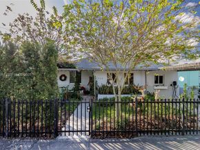 734 NW 75th St, Miami FL 33150