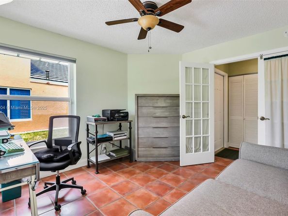9271 Arborwood Cir, Davie FL 33328