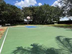 9271 Arborwood Cir, Davie FL 33328
