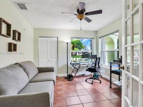 9271 Arborwood Cir, Davie FL 33328
