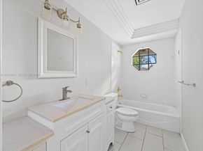 620 NW 104th Ave, Coral Springs FL 33071