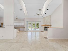 620 NW 104th Ave, Coral Springs FL 33071