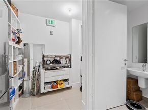 3300 NE 188th St 909, Aventura FL 33180