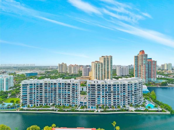 3300 NE 188th St 909, Aventura FL 33180