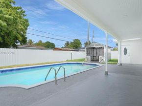 105 NE 213th St, Miami Gardens FL 33179