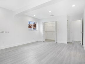 105 NE 213th St, Miami Gardens FL 33179