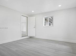 105 NE 213th St, Miami Gardens FL 33179