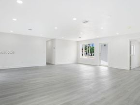 105 NE 213th St, Miami Gardens FL 33179