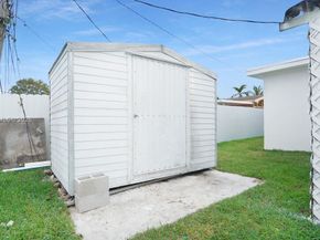 105 NE 213th St, Miami Gardens FL 33179