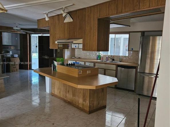 109 NW 51st St, Deerfield Beach FL 33064