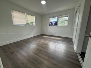 3376 NW 49th St, Miami FL 33142