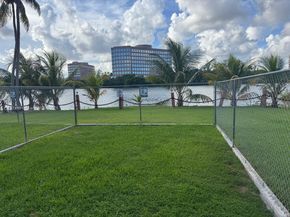 5199 NW 7th St 607, Miami FL 33126