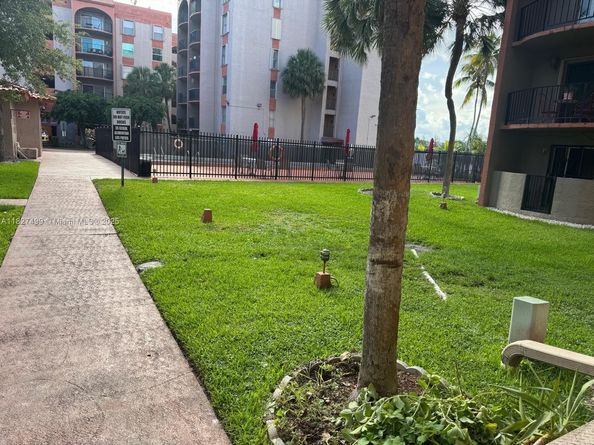 5199 NW 7th St 607, Miami FL 33126