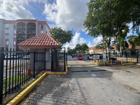 5199 NW 7th St 607, Miami FL 33126