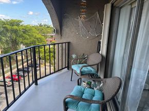 5199 NW 7th St 607, Miami FL 33126