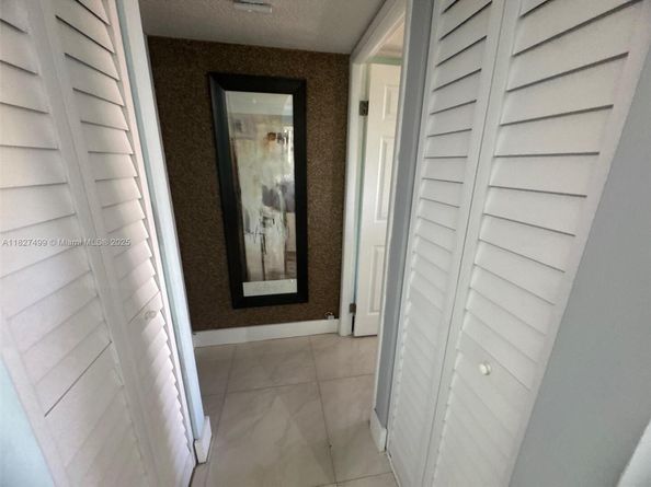 5199 NW 7th St 607, Miami FL 33126