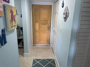 5199 NW 7th St 607, Miami FL 33126