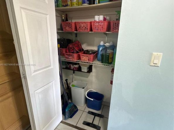 5199 NW 7th St 607, Miami FL 33126