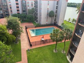 5199 NW 7th St 607, Miami FL 33126