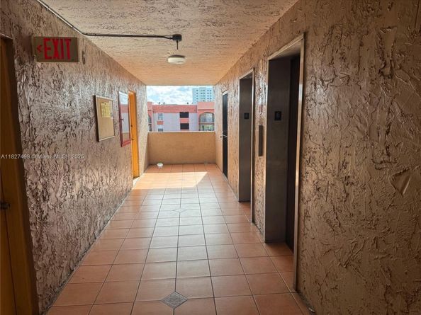 5199 NW 7th St 607, Miami FL 33126