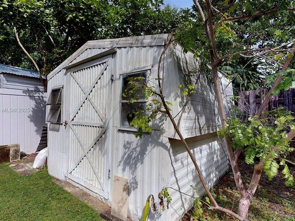 1630 SW 23rd Ave, Fort Lauderdale FL 33312