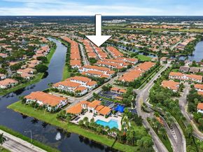 11668 SW 13th Ct, Pembroke Pines FL 33025