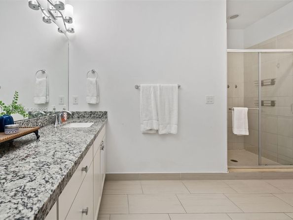 11668 SW 13th Ct, Pembroke Pines FL 33025