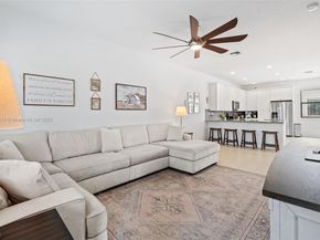 11668 SW 13th Ct, Pembroke Pines FL 33025