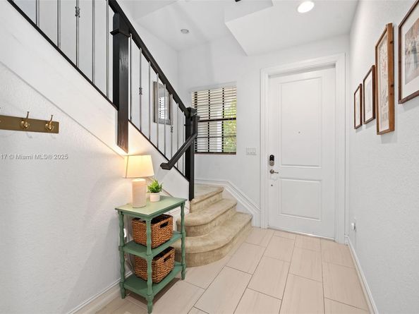 11668 SW 13th Ct, Pembroke Pines FL 33025